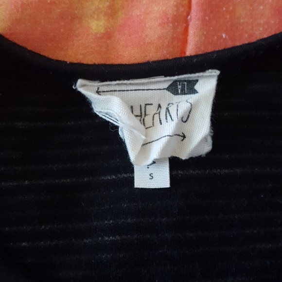 Black and white striped crop top - Picture 3 of 5